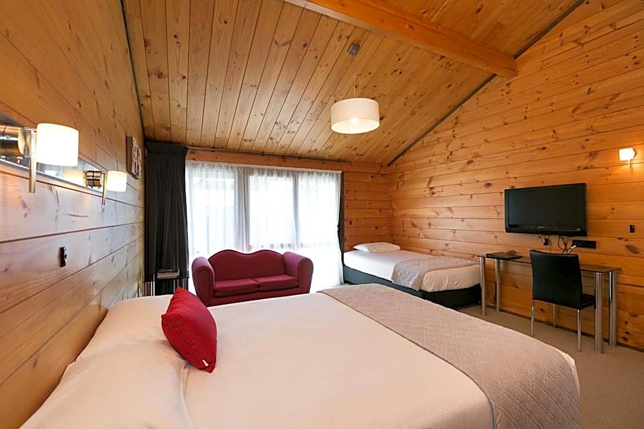 Lockwood Manor Motel