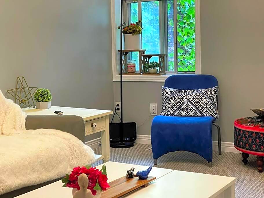 Superb Spacious Loft Old Toronto near Distillery District