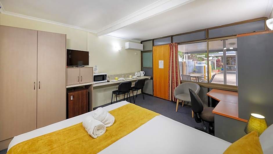 Biloela Centre Motel & Grevillea Steakhouse & Bar