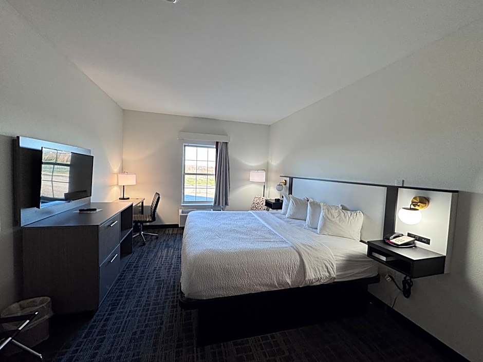 Ramada by Wyndham Sparta/At Speedway