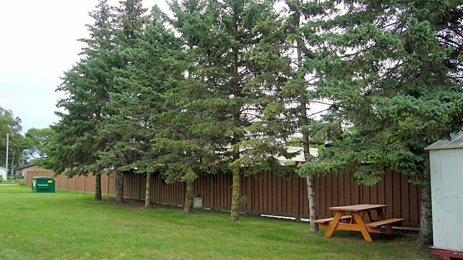 Pinconning Trail Inn Motel