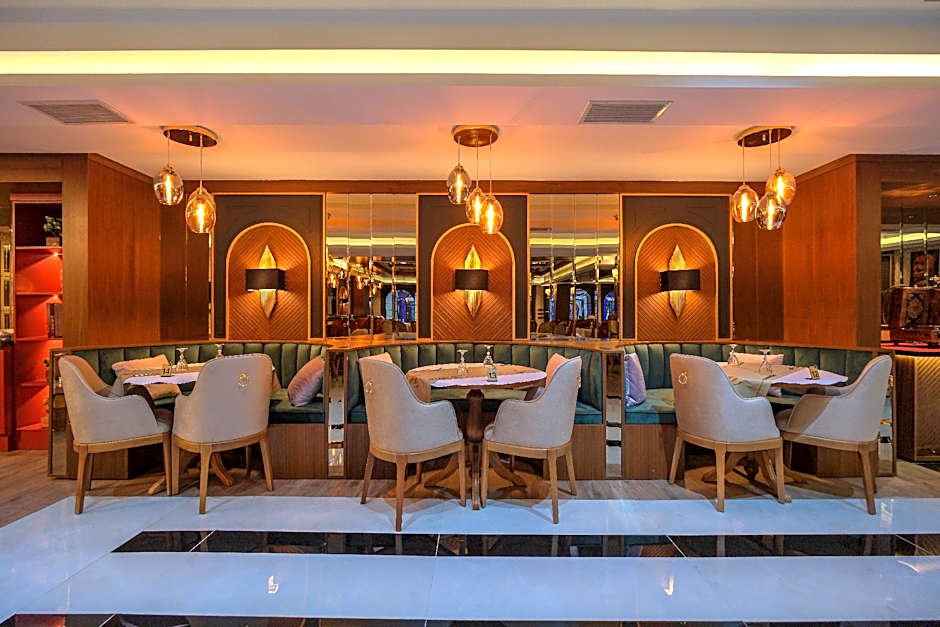 Elysium Deluxe Suites 