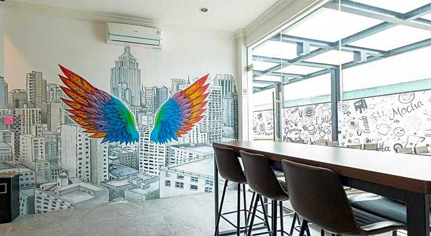 RedDoorz Premium near Centre Point Mall Medan