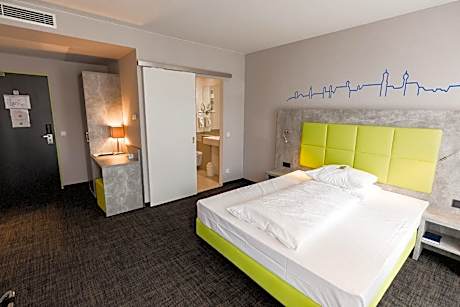 Deluxe Twin Room Type A