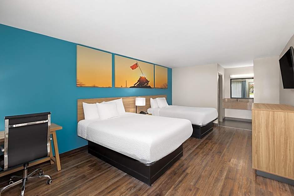 Days Inn by Wyndham Clarksville North