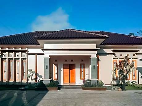 Kedai Oma Syariah Mitra RedDoorz