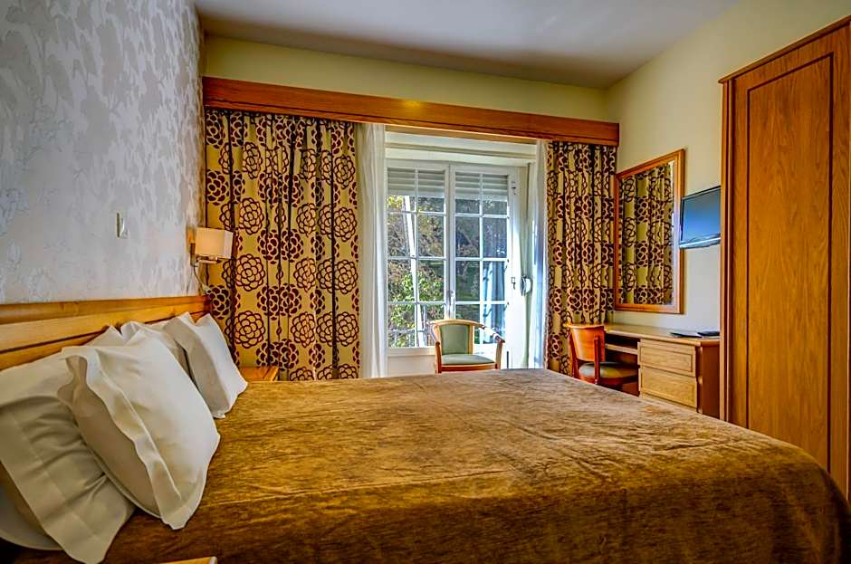 Avenida Park Residence