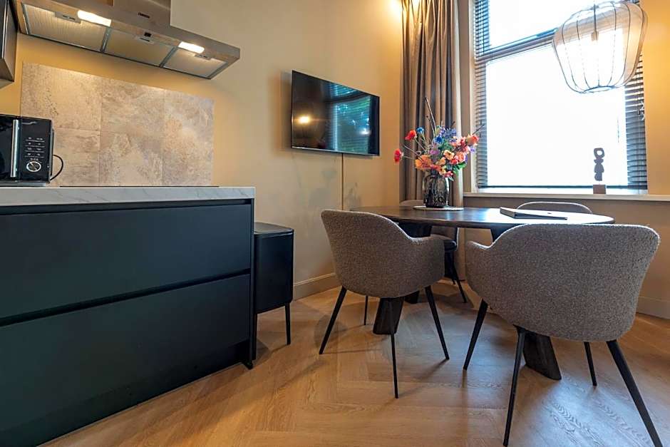 Breda Apartment w Kitchen & Private Bathroom 2p
