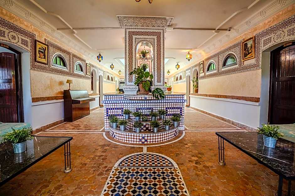 Riad Salt River