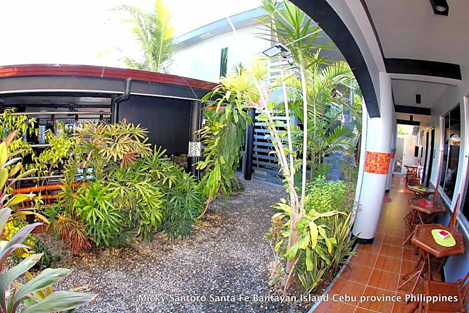 Micky Santoro Hotel & Restaurant