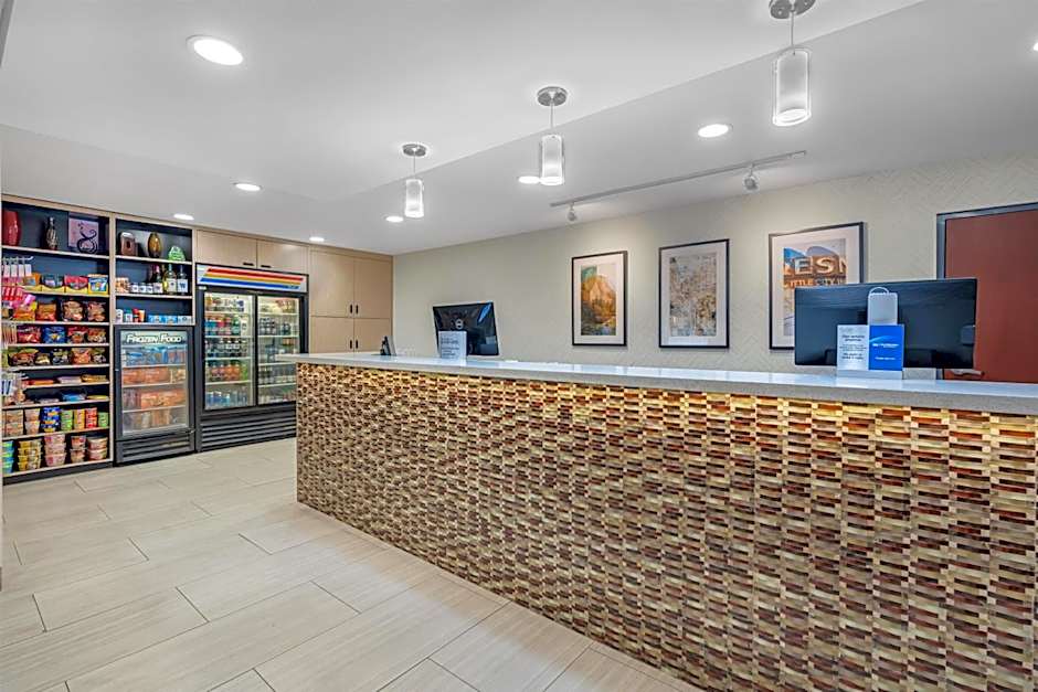 Best Western Plus Fresno Airport Hotel