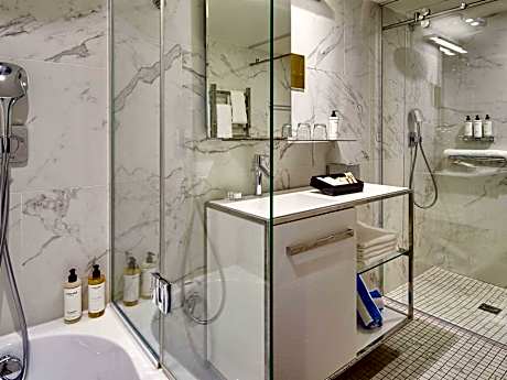 Signature Suite