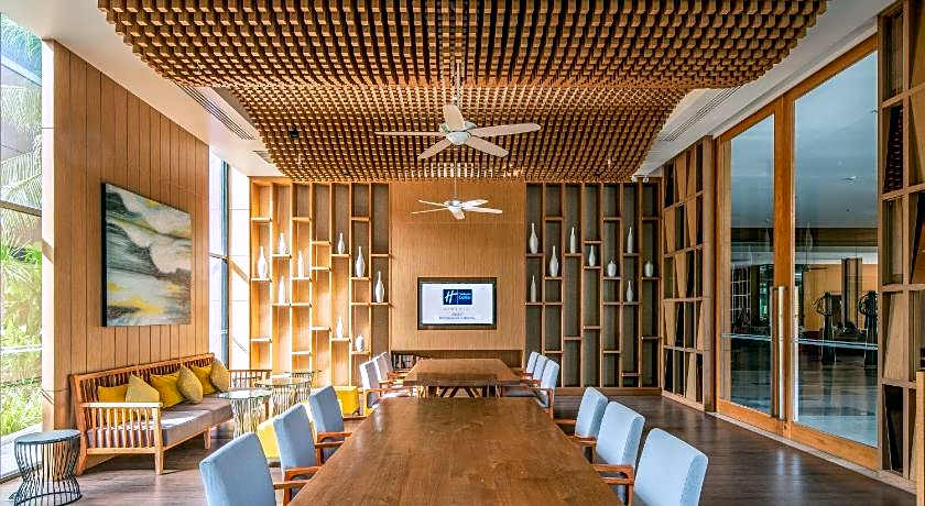 Holiday Inn Express Phuket Patong Beach Central By IHG