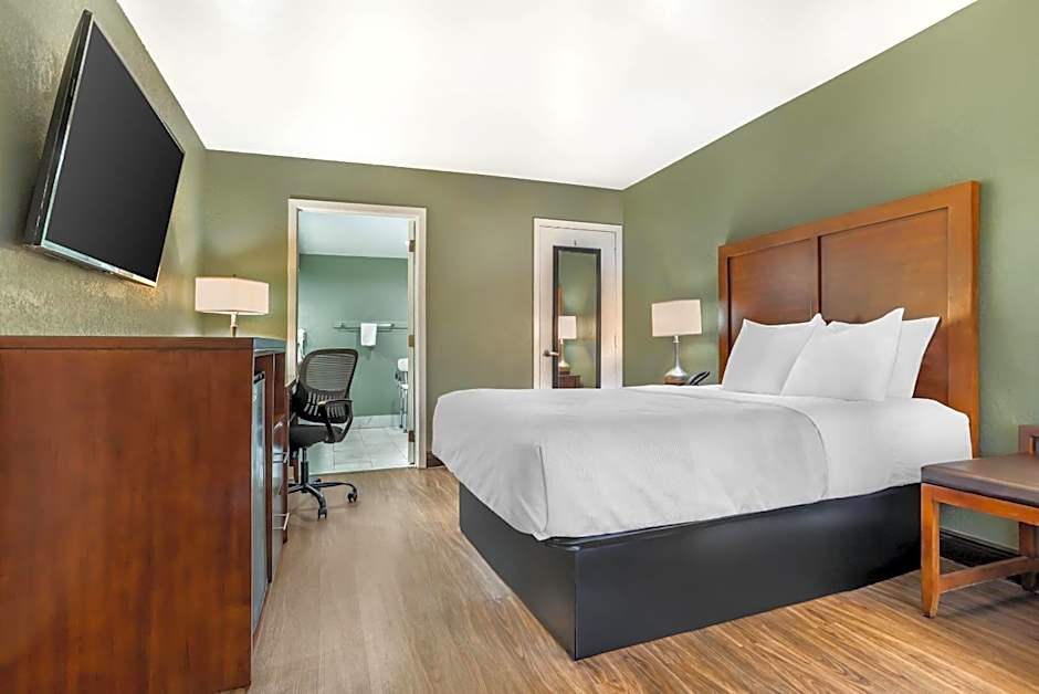 Quality Inn & Suites near Panama City Beach