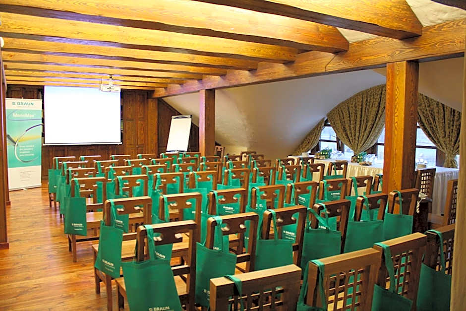 Kompleks rekreacyjno- hotelowo-wypoczynkowy FIRLEJOWE SIOŁO