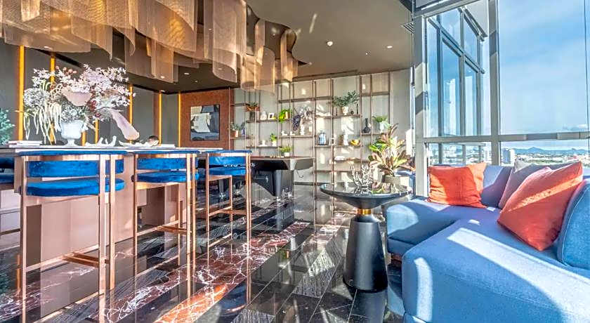 THE EDGE CENTRAL PATTAYA ??????????????????????? 