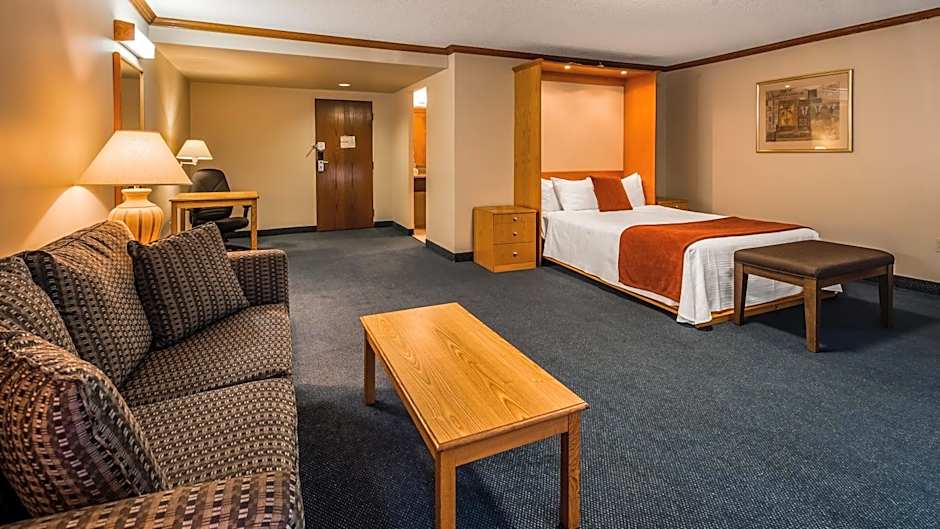 Best Western Plus Guildwood Inn