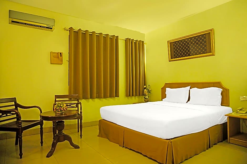 Collection O 92690 Hotel Limas