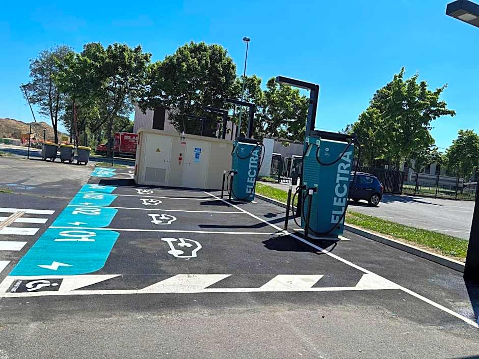 KYRIAD Villeneuve Saint Georges