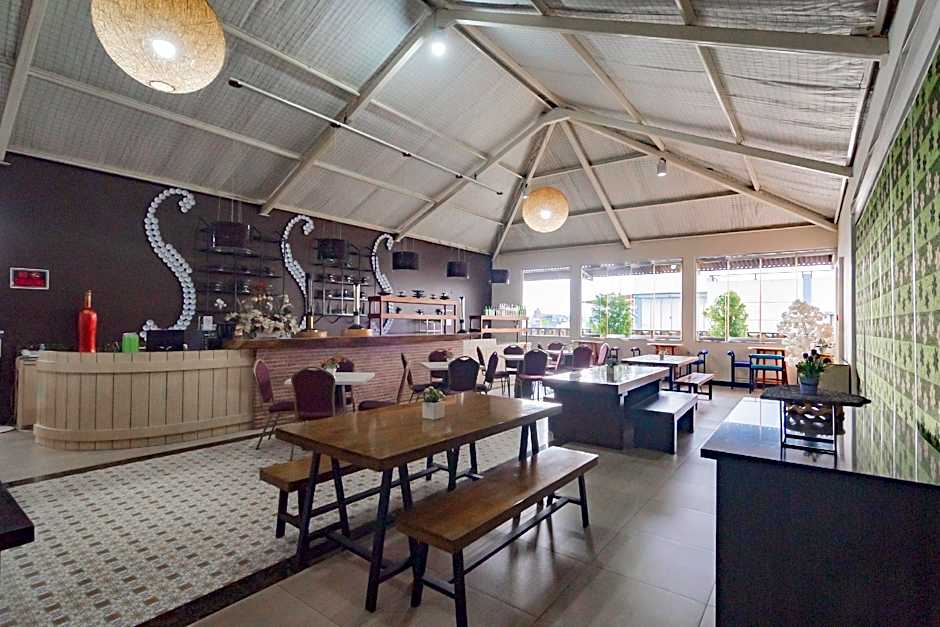 RedDoorz Premium near Bandung Station