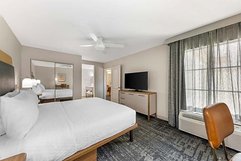 Homewood Suites By Hilton Laredo At Mall Del Norte