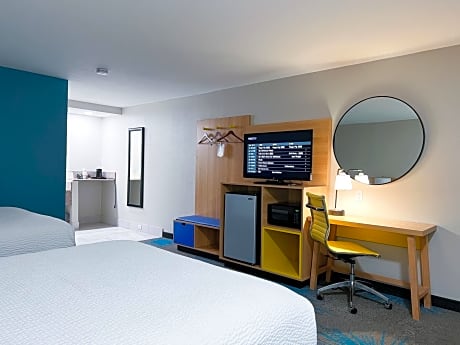 Queen Room with Two Queen Beds - Pet Friendly/Non-Smoking