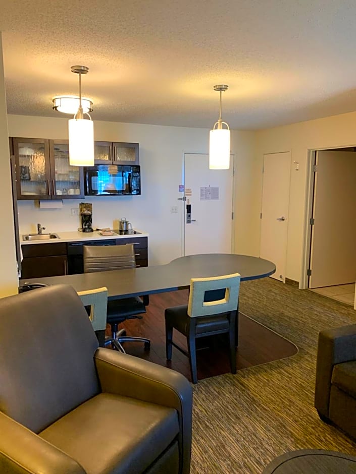 Candlewood Suites Fargo-North Dakota State University By IHG