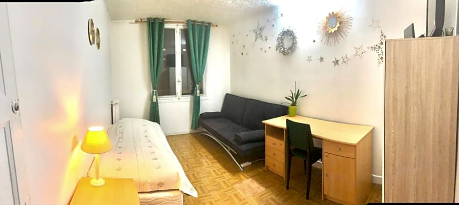 Private room 20 minutes from Eiffel Tower