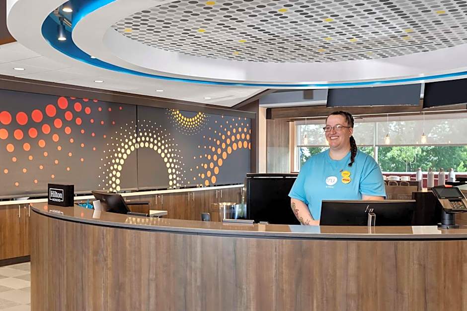 Tru by Hilton Lincoln East