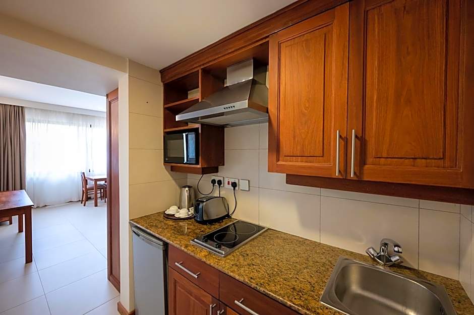 Sea Cliff Court Hotel & Luxury Apartments