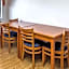 Econo Lodge Inn & Suites