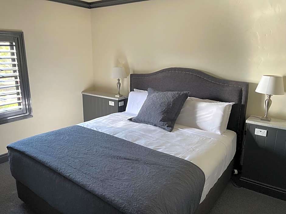 Dusty Hill Vineyard - Moffatdale