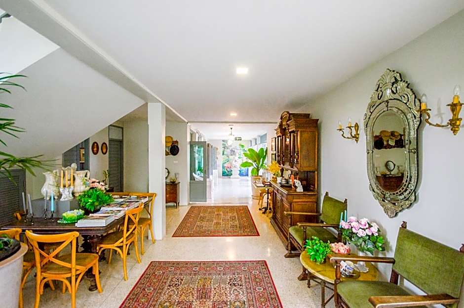 Villa Amphawa