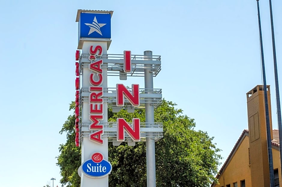 America's Inn Houston/Stafford /Sugarland