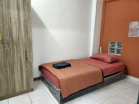 Simple flat suitable for up to 7 guests