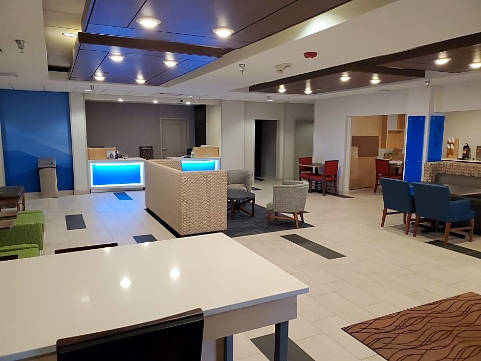 Holiday Inn Express & Suites Junction City By IHG