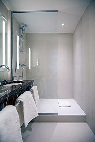 Quadruple Room, Connecting Rooms (2 Queen Beds)