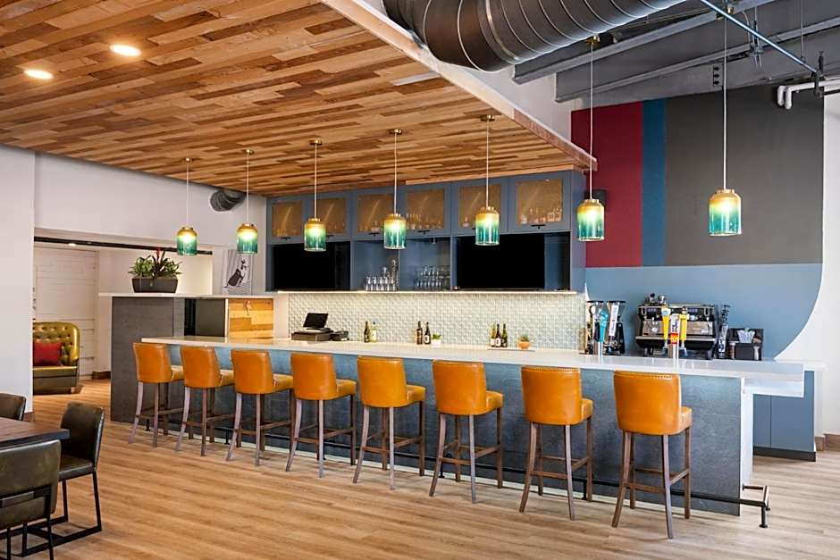 voco College Station Aggieland by IHG