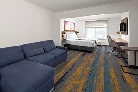 1 King Bed, Deluxe Room, Non-Smoking