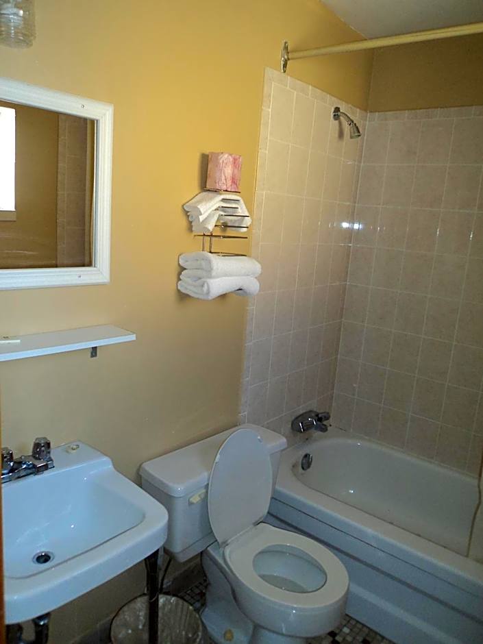 Oasis Motel by The Falls