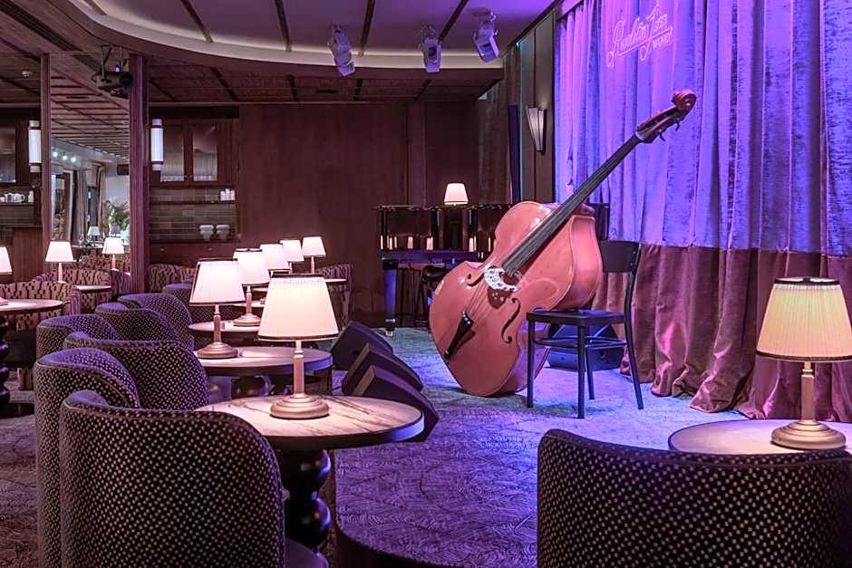 AC Hotel by Marriott Recoletos