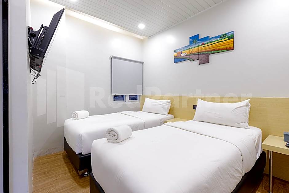 Travel Biz Hotel Medan Mitra RedDoorz