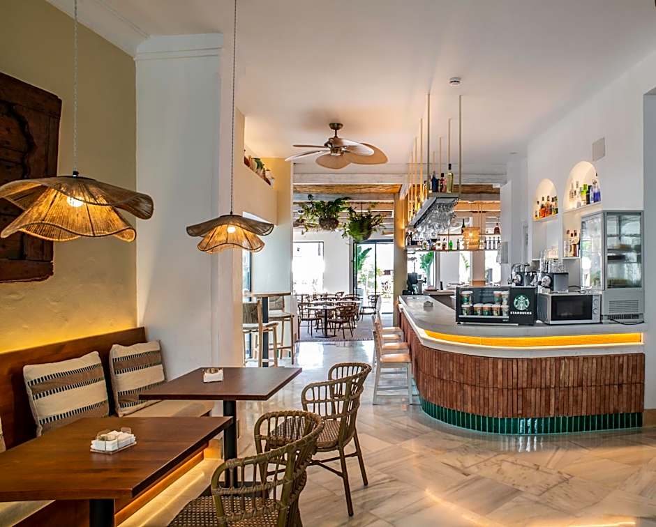 Hotel Doña Lola Zahara
