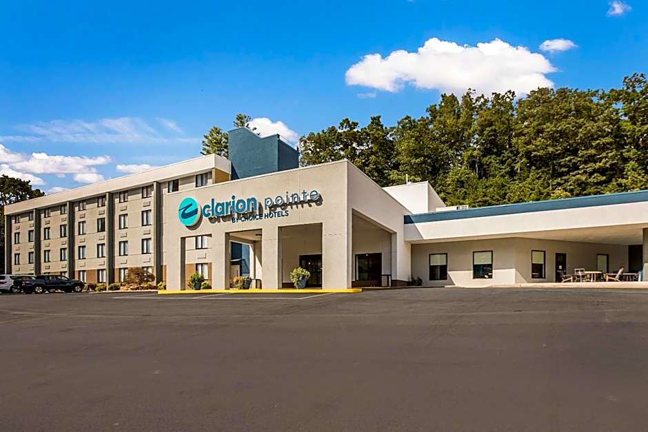 Clarion Pointe Sylva near Cherokee Area