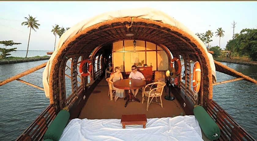 Spice Coast Cruises - Houseboat, A CGH Earth Experience