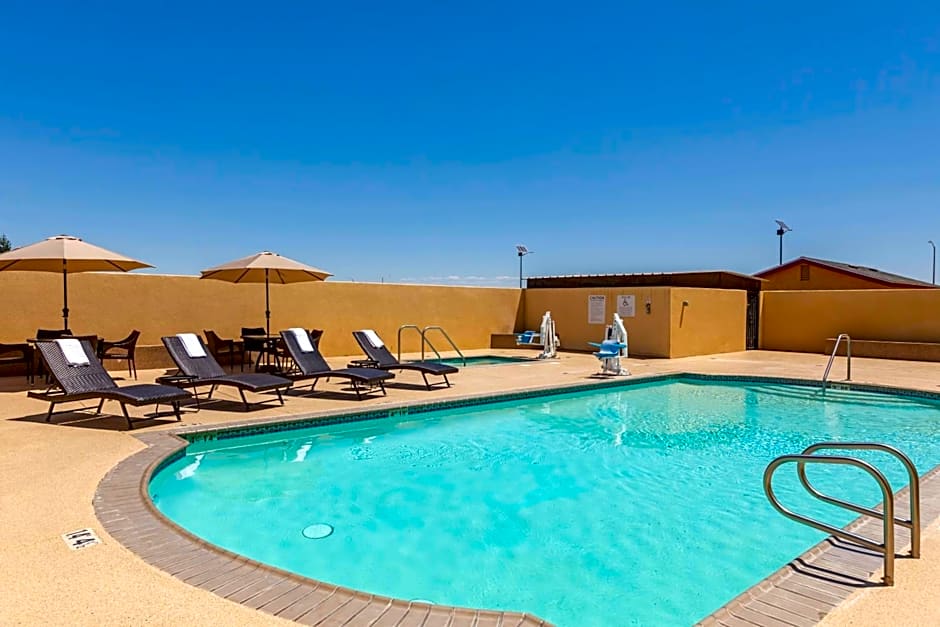 Best Western Plus Wasco Inn & Suites