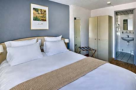 Standard Double or Twin Room - Without Air Conditioning