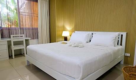 Deluxe King Room with Terrace