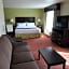 Holiday Inn Express & Suites Indianapolis North - Carmel