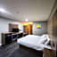 Super 8 by Wyndham Hayward WI
